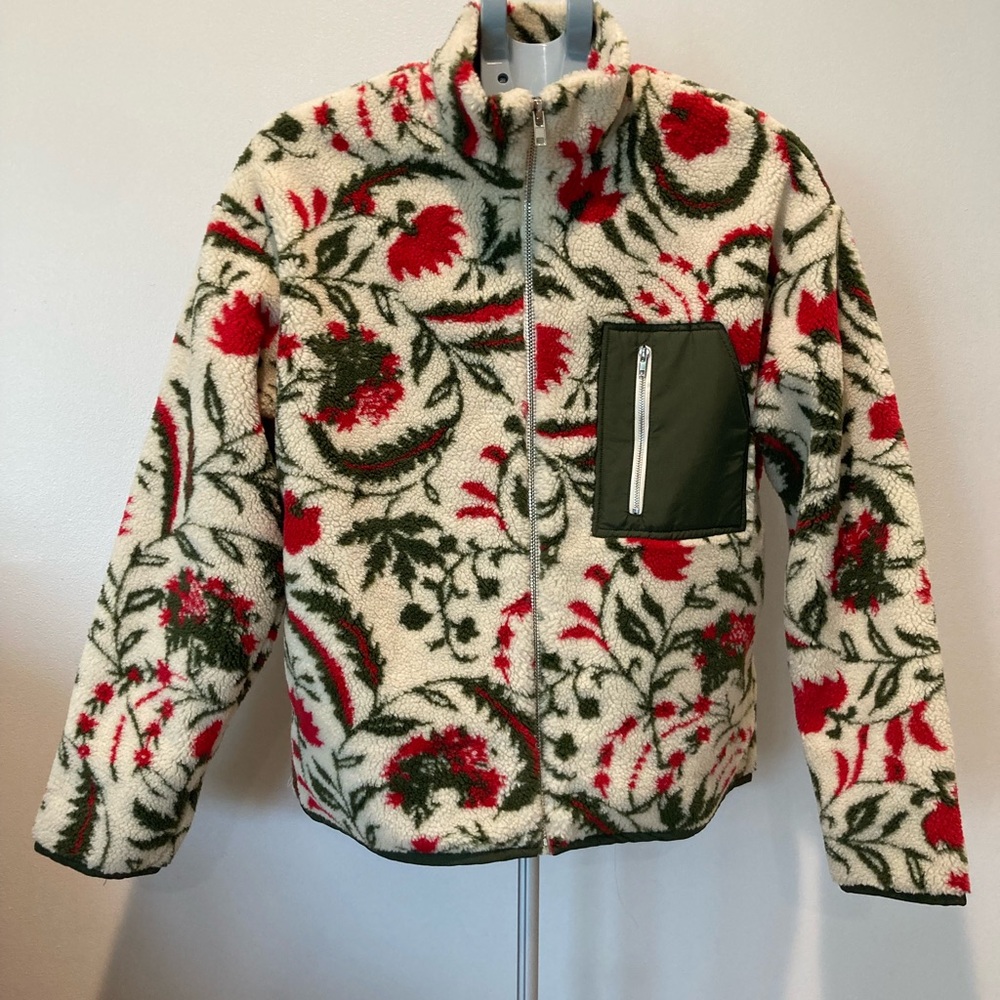 🎄Bailey Rose Green & Red Floral Patterned White Fuzzy Jacket Christmas Festive